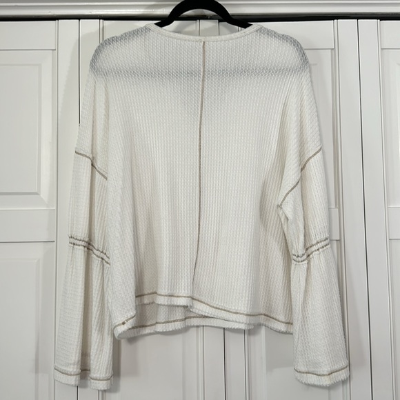 Women’s Elan top size medium - Picture 4 of 5